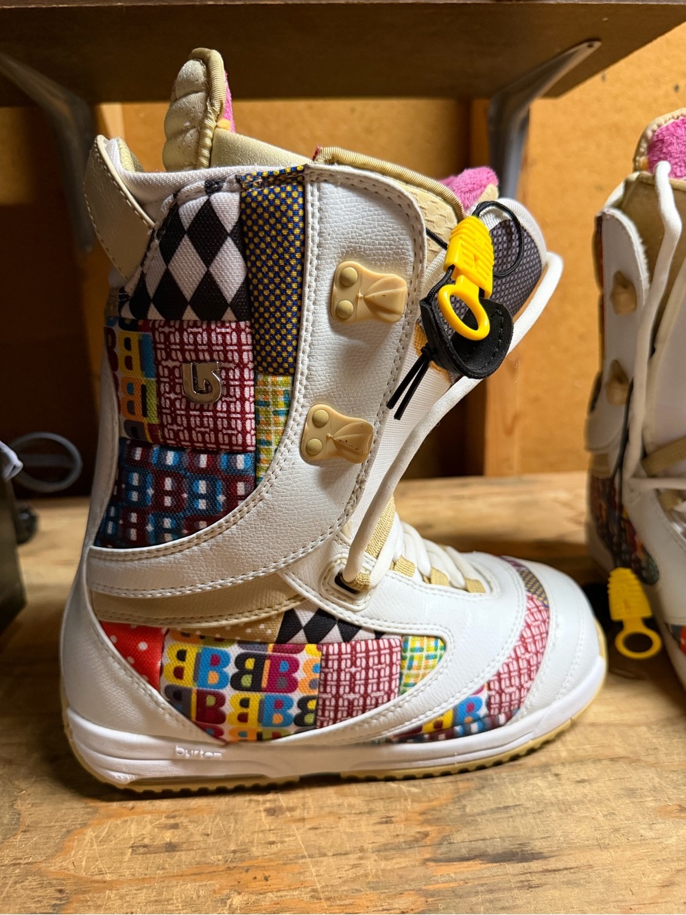 burton patchwork women’s snowboarding boots